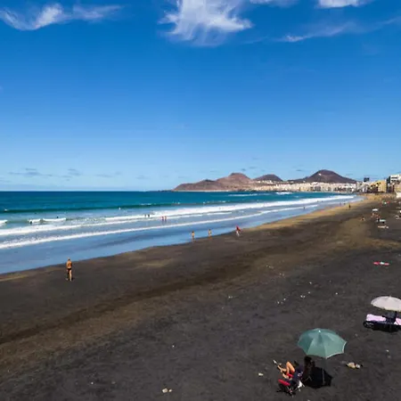 In Palmas De Gran Canaria * Las Palmas de Gran Canaria